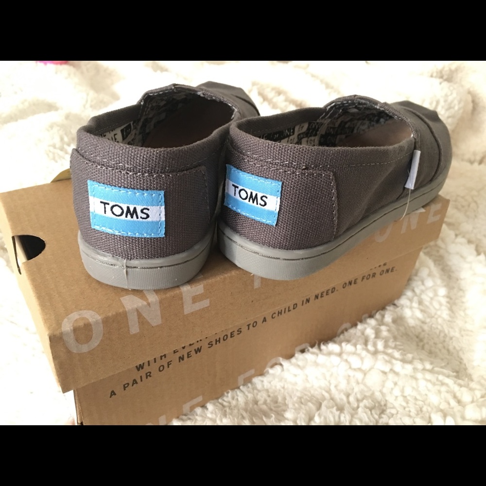 Toms Unisex - Child Alphagrata Slip on Sneakers